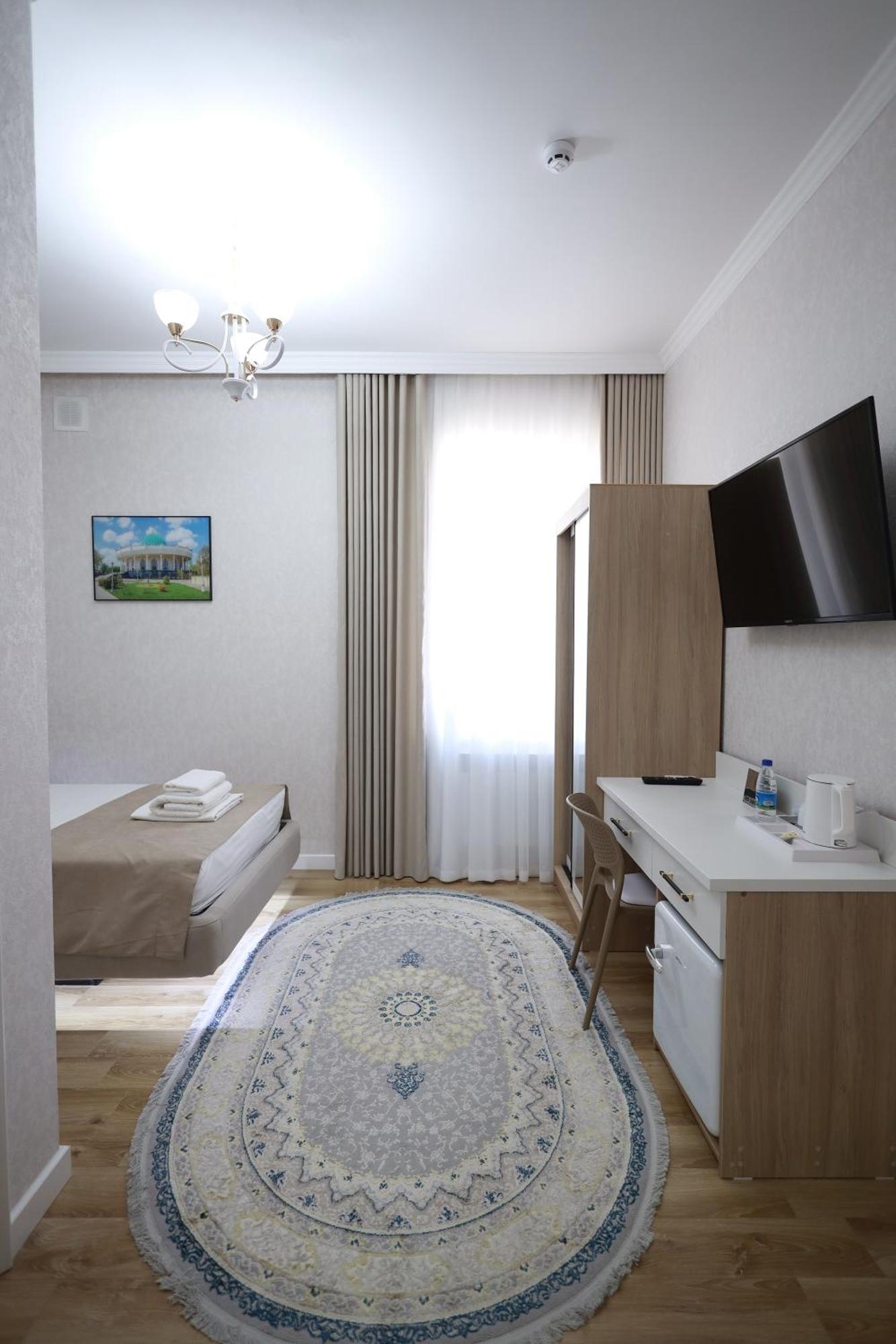Ideal Hotel Nukus Buitenkant foto