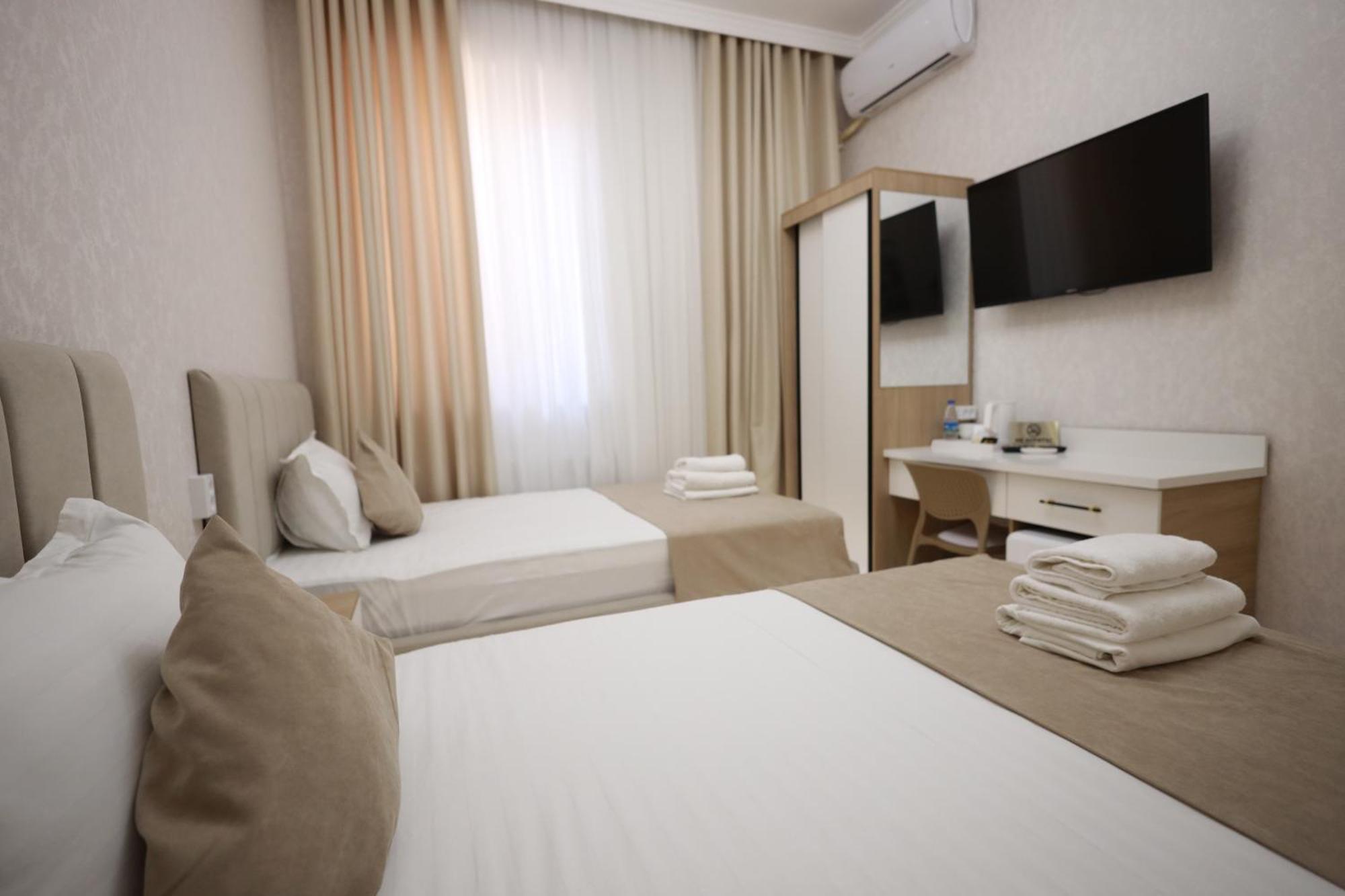 Ideal Hotel Nukus Buitenkant foto